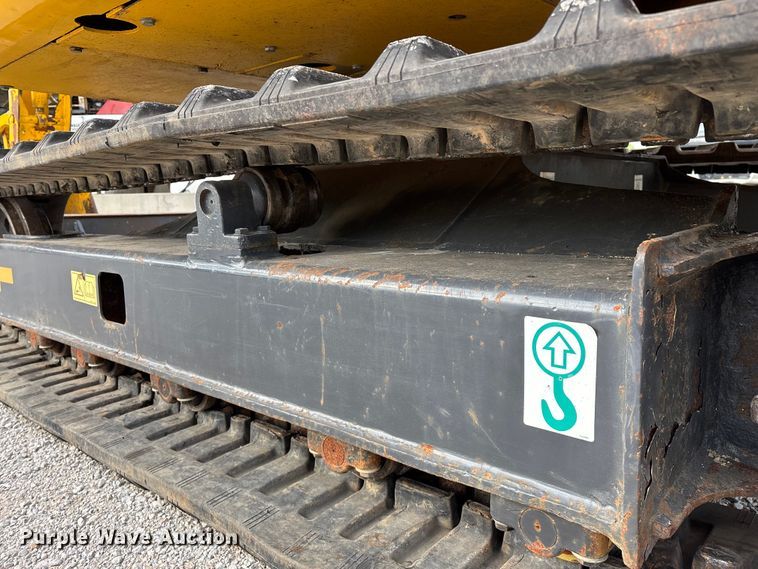 image for item EO4245 Komatsu PC70-8 mini excavator