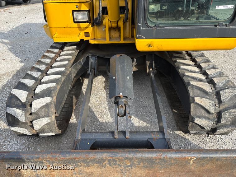 image for item EO4245 Komatsu PC70-8 mini excavator