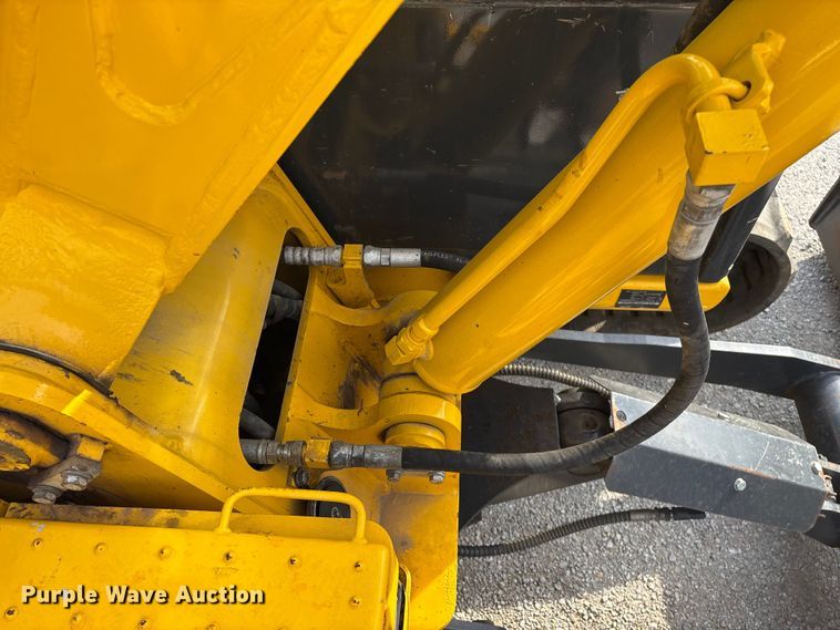 image for item EO4245 Komatsu PC70-8 mini excavator