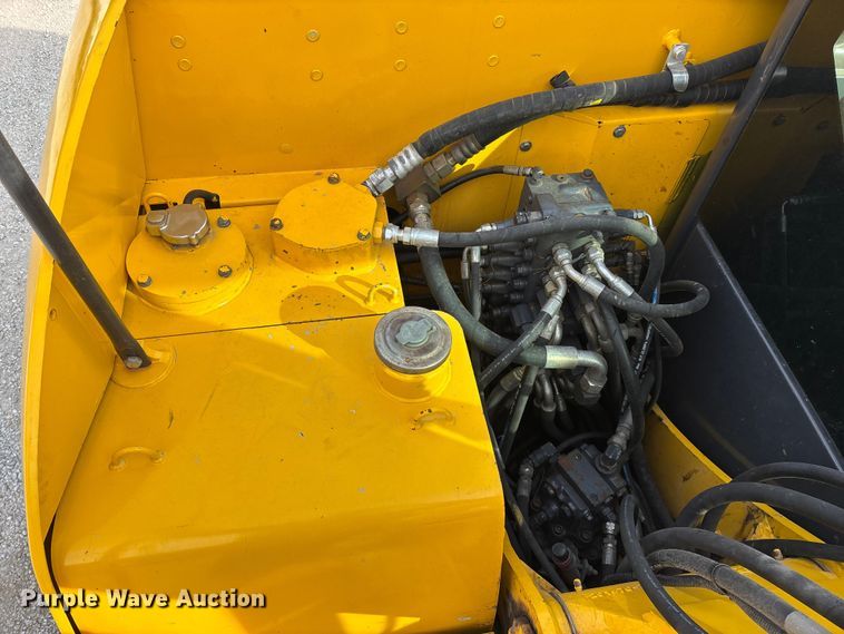image for item EO4245 Komatsu PC70-8 mini excavator