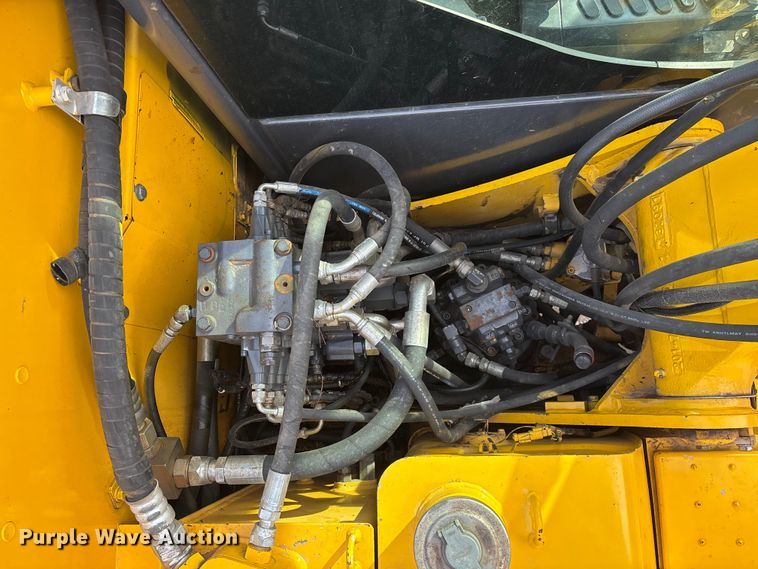 image for item EO4245 Komatsu PC70-8 mini excavator