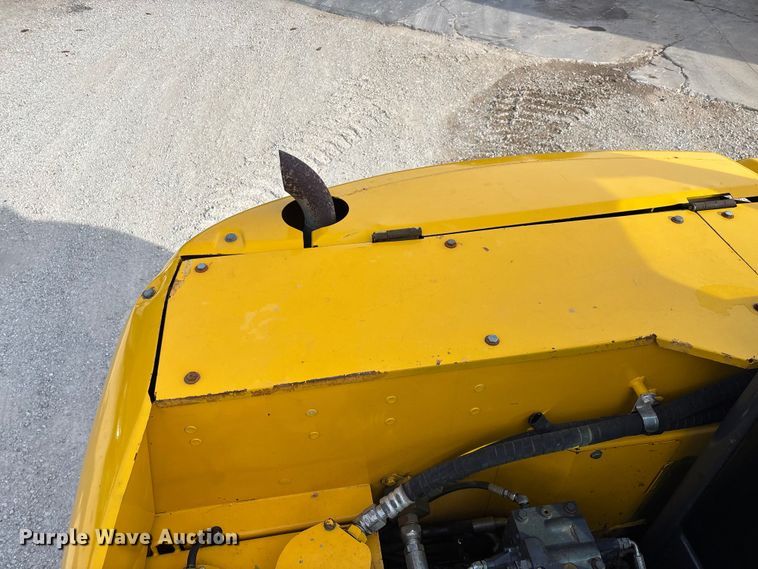 image for item EO4245 Komatsu PC70-8 mini excavator