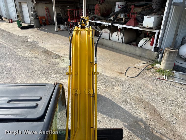 image for item EO4245 Komatsu PC70-8 mini excavator