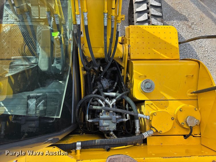 image for item EO4245 Komatsu PC70-8 mini excavator