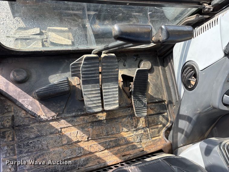 image for item EO4245 Komatsu PC70-8 mini excavator