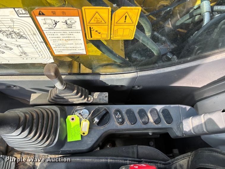 image for item EO4245 Komatsu PC70-8 mini excavator