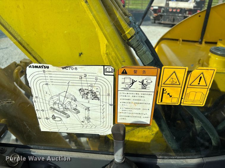 image for item EO4245 Komatsu PC70-8 mini excavator
