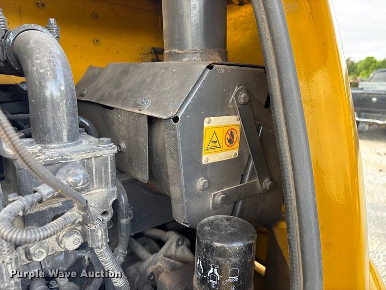 image for item EO4245 Komatsu PC70-8 mini excavator