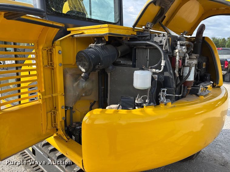 image for item EO4245 Komatsu PC70-8 mini excavator