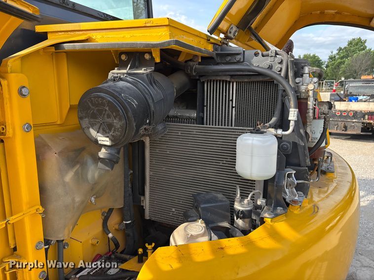 image for item EO4245 Komatsu PC70-8 mini excavator