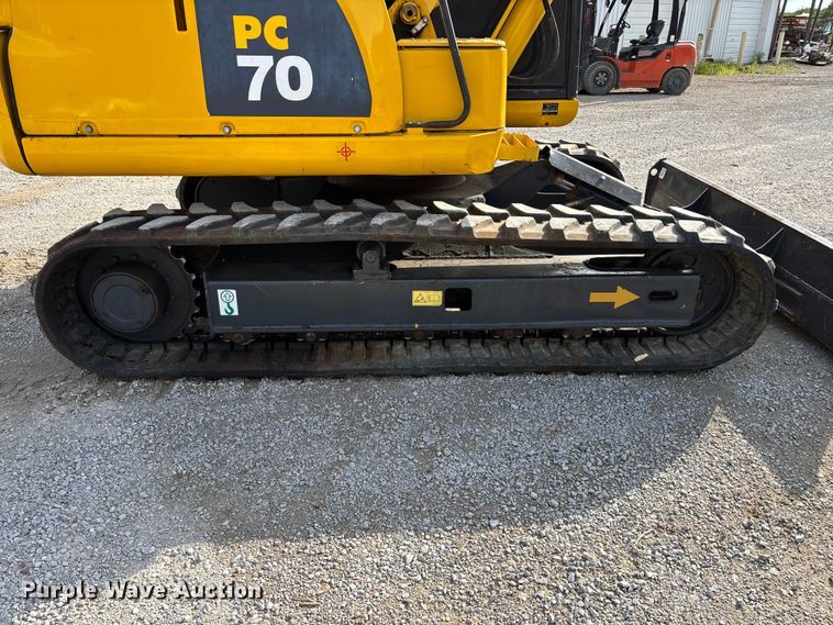 image for item EO4245 Komatsu PC70-8 mini excavator