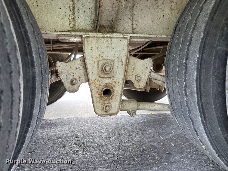 image for item EO4246 1991 Trail King TK70HT-462 drop deck equipment trailer