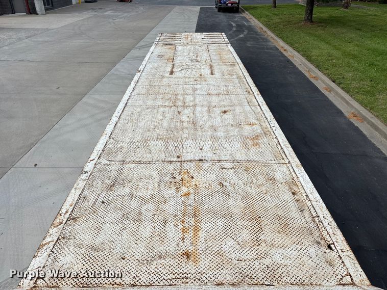 image for item EO4246 1991 Trail King TK70HT-462 drop deck equipment trailer