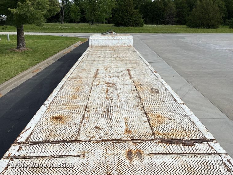 image for item EO4246 1991 Trail King TK70HT-462 drop deck equipment trailer