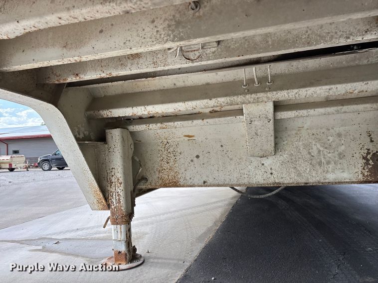 image for item EO4246 1991 Trail King TK70HT-462 drop deck equipment trailer
