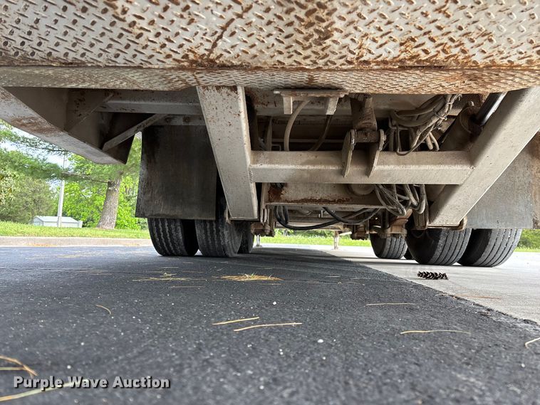 image for item EO4246 1991 Trail King TK70HT-462 drop deck equipment trailer