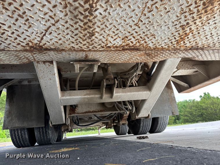 image for item EO4246 1991 Trail King TK70HT-462 drop deck equipment trailer