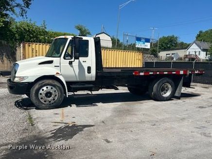 image for item EO7065 2009 International 4300 flatbed truck