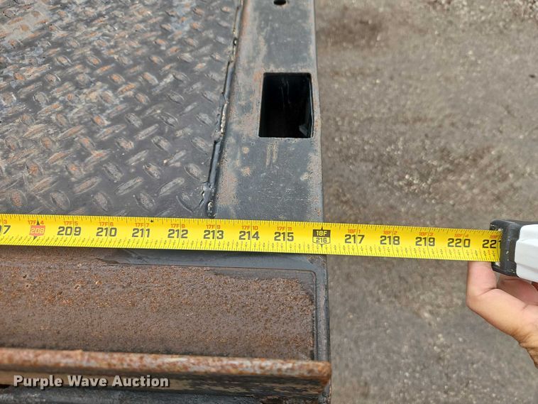 image for item EO7065 2009 International 4300 flatbed truck