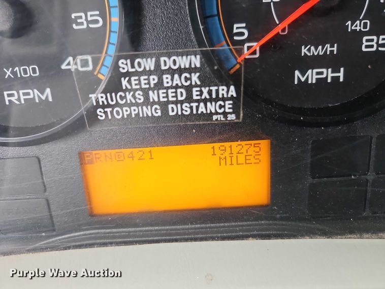 image for item EO7065 2009 International 4300 flatbed truck