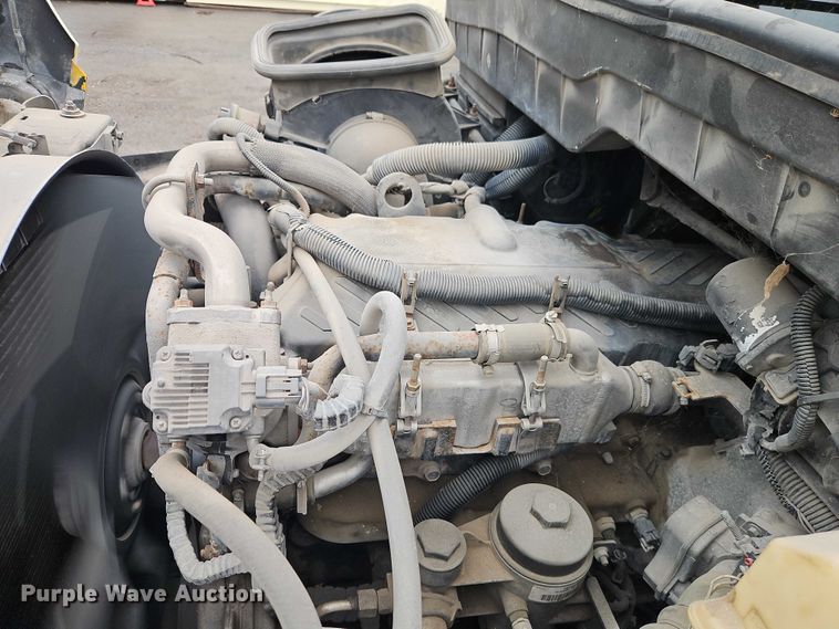 image for item EO7065 2009 International 4300 flatbed truck
