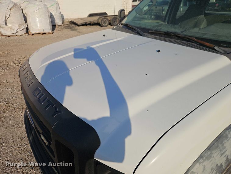 image for item EO7125 2008 Ford F450 Super Duty XL Crew Cab truck cab and chassis
