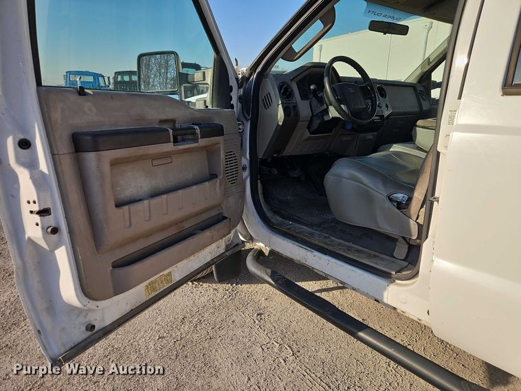 image for item EO7125 2008 Ford F450 Super Duty XL Crew Cab truck cab and chassis