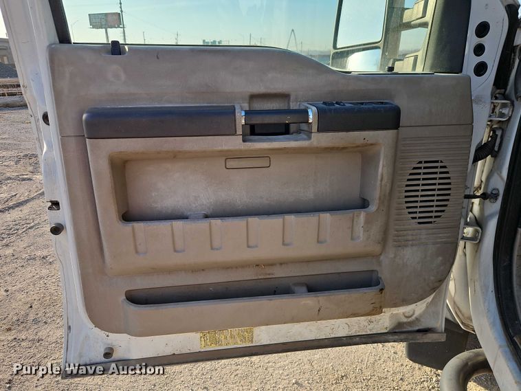 image for item EO7125 2008 Ford F450 Super Duty XL Crew Cab truck cab and chassis