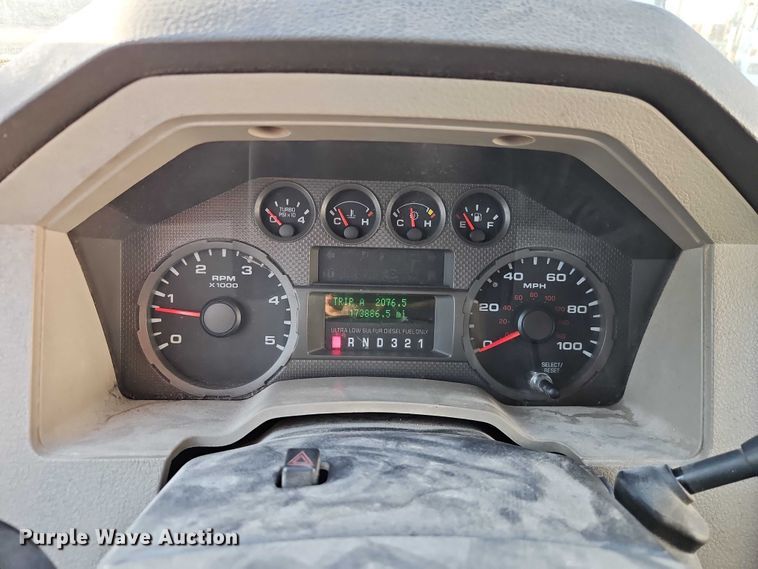 image for item EO7125 2008 Ford F450 Super Duty XL Crew Cab truck cab and chassis