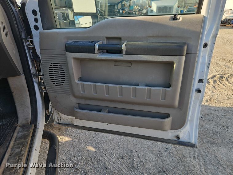 image for item EO7125 2008 Ford F450 Super Duty XL Crew Cab truck cab and chassis