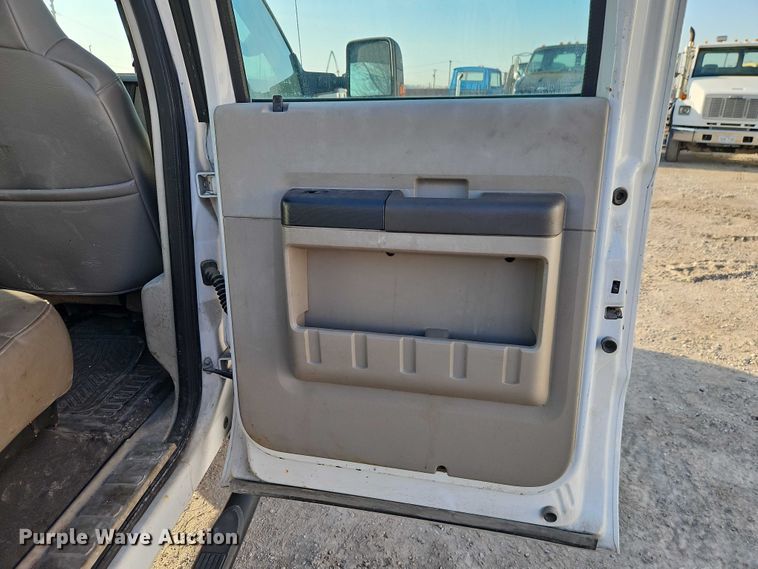 image for item EO7125 2008 Ford F450 Super Duty XL Crew Cab truck cab and chassis