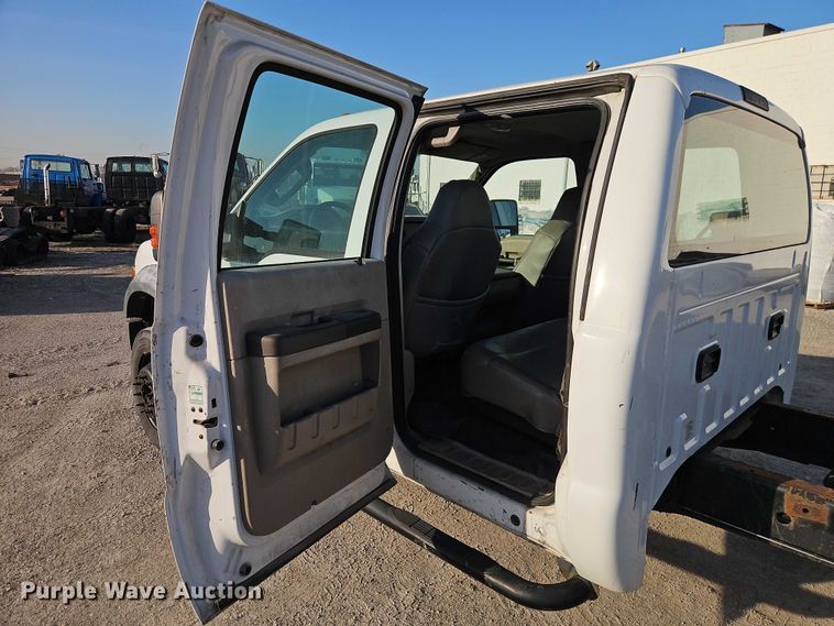 image for item EO7125 2008 Ford F450 Super Duty XL Crew Cab truck cab and chassis
