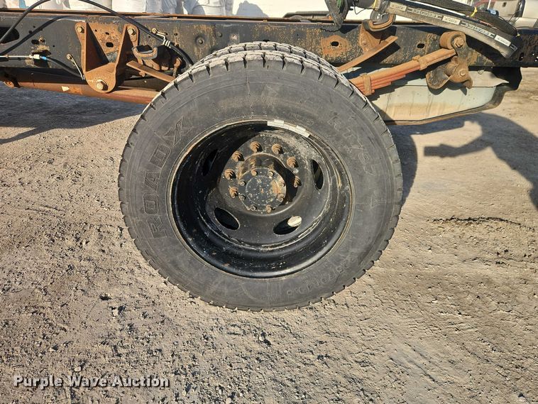 image for item EO7125 2008 Ford F450 Super Duty XL Crew Cab truck cab and chassis