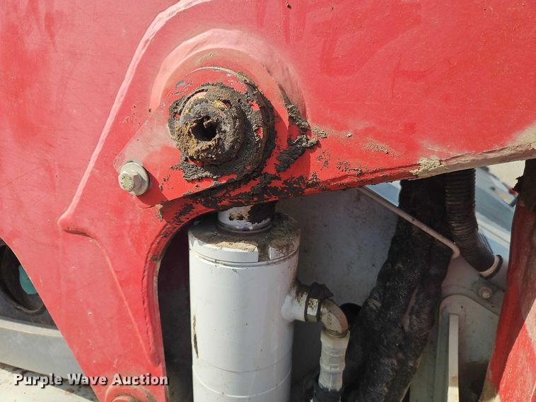 image for item EO7306 2018 Takeuchi TL10V2 tracked skid steer loader