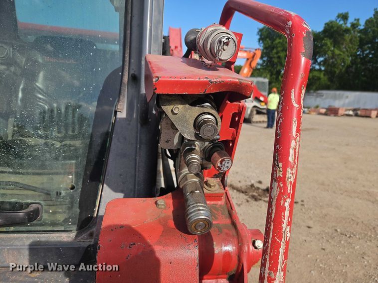 image for item EO7306 2018 Takeuchi TL10V2 tracked skid steer loader