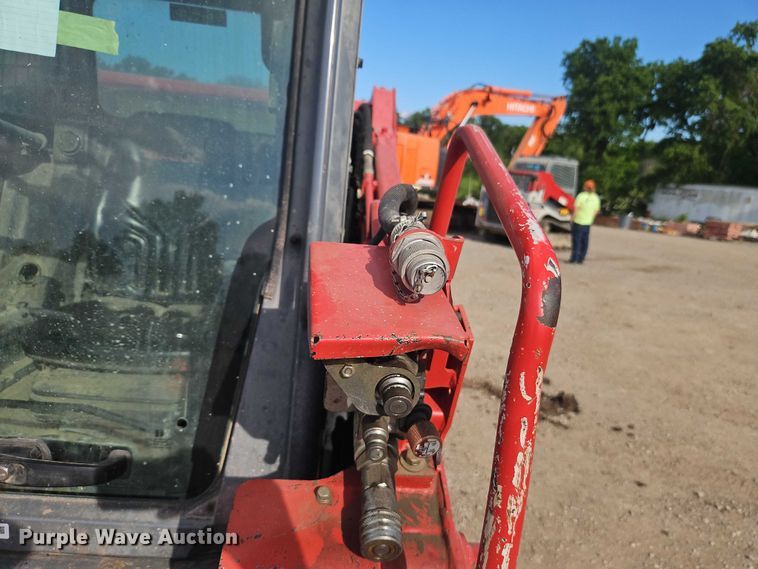 image for item EO7306 2018 Takeuchi TL10V2 tracked skid steer loader