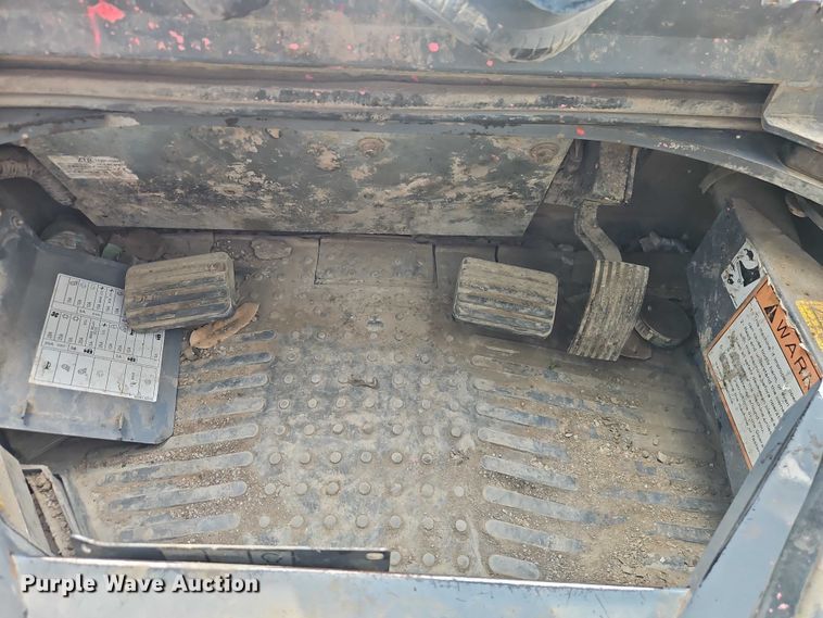 image for item EO7306 2018 Takeuchi TL10V2 tracked skid steer loader