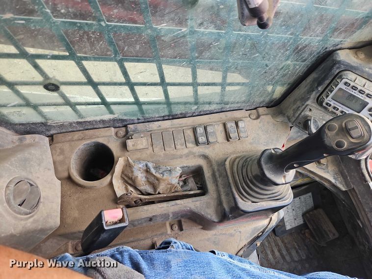 image for item EO7306 2018 Takeuchi TL10V2 tracked skid steer loader