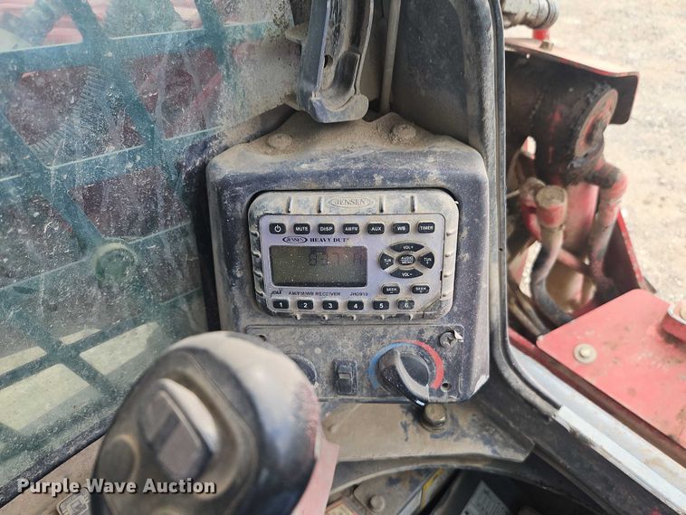 image for item EO7306 2018 Takeuchi TL10V2 tracked skid steer loader