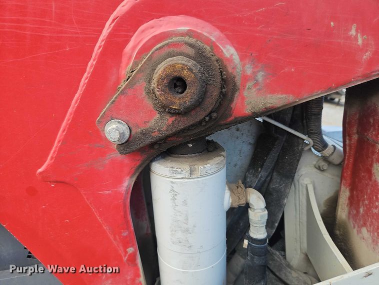 image for item EO7307 2019 Takeuchi TL10V2 tracked skid steer loader