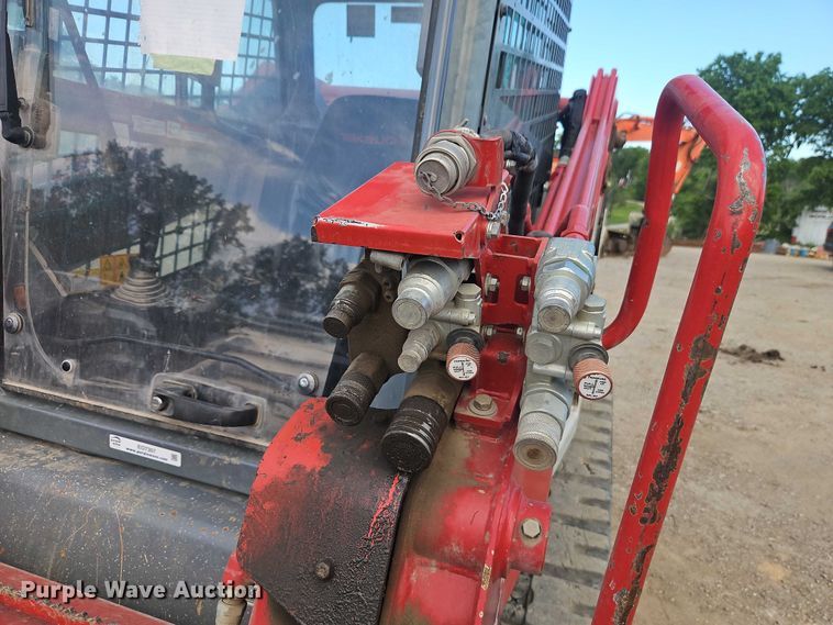 image for item EO7307 2019 Takeuchi TL10V2 tracked skid steer loader