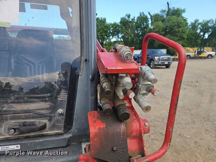 image for item EO7307 2019 Takeuchi TL10V2 tracked skid steer loader