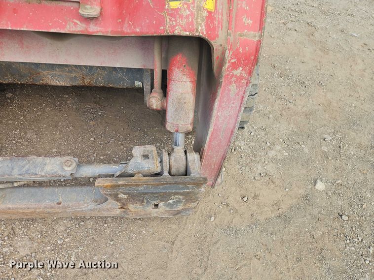image for item EO7307 2019 Takeuchi TL10V2 tracked skid steer loader
