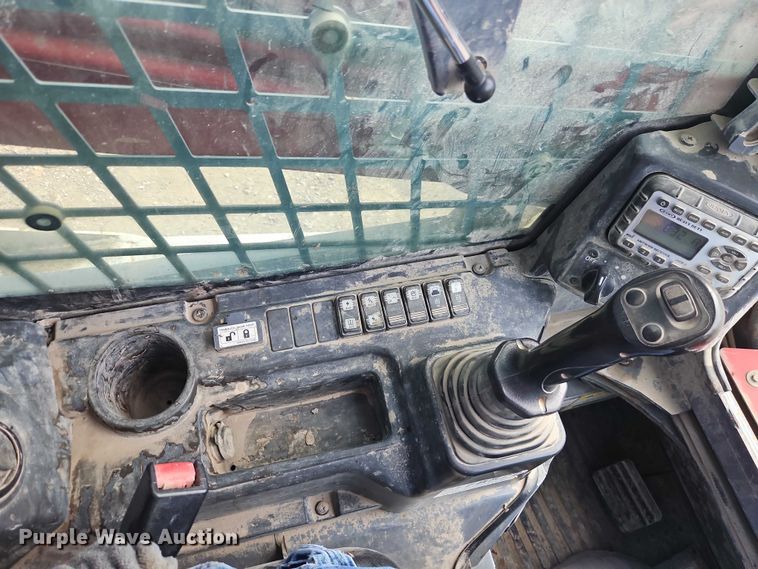 image for item EO7307 2019 Takeuchi TL10V2 tracked skid steer loader