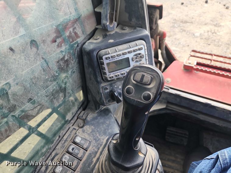 image for item EO7307 2019 Takeuchi TL10V2 tracked skid steer loader