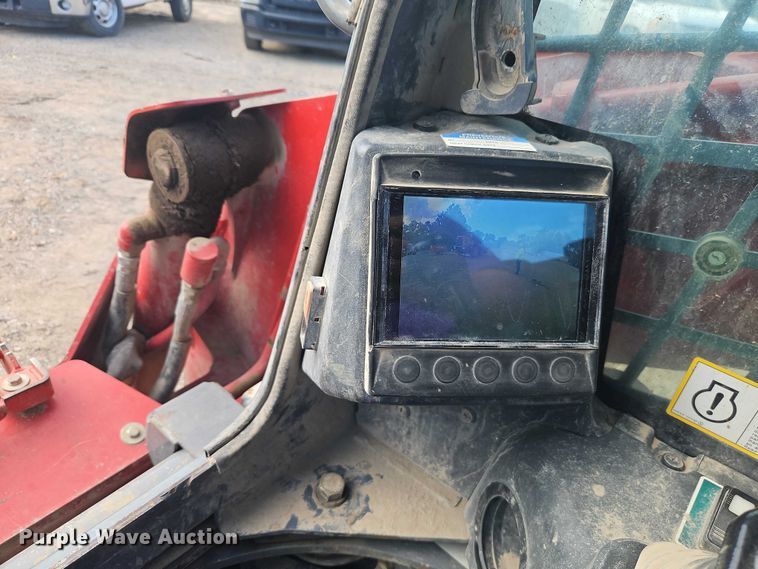 image for item EO7307 2019 Takeuchi TL10V2 tracked skid steer loader