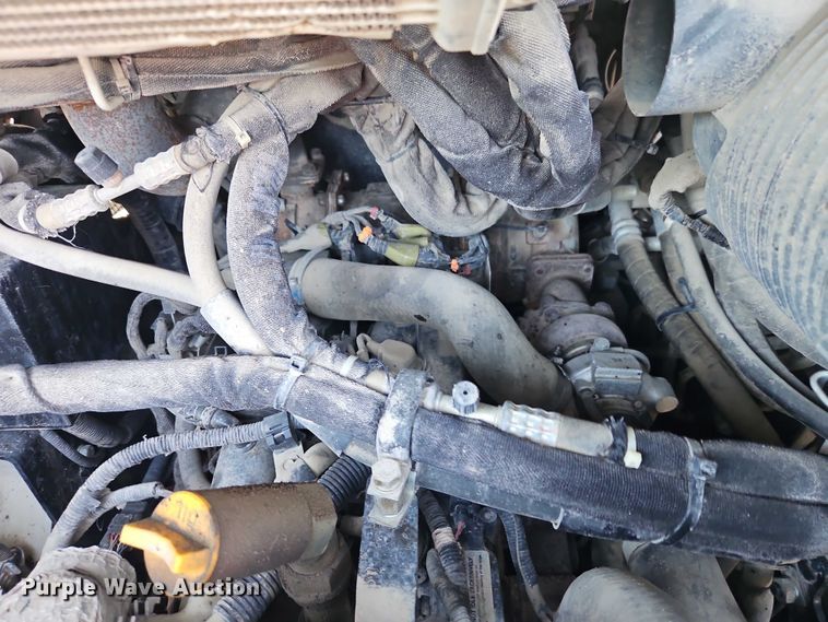 image for item EO7307 2019 Takeuchi TL10V2 tracked skid steer loader