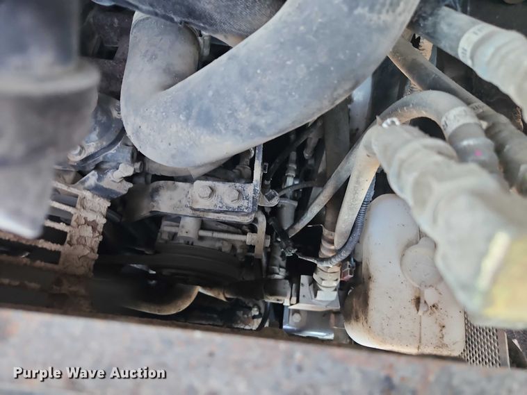 image for item EO7307 2019 Takeuchi TL10V2 tracked skid steer loader