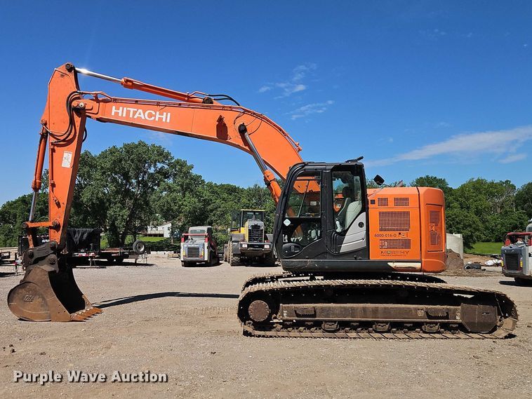 image for item EO7308 Hitachi 245USLC6N Hydraulic Excavators