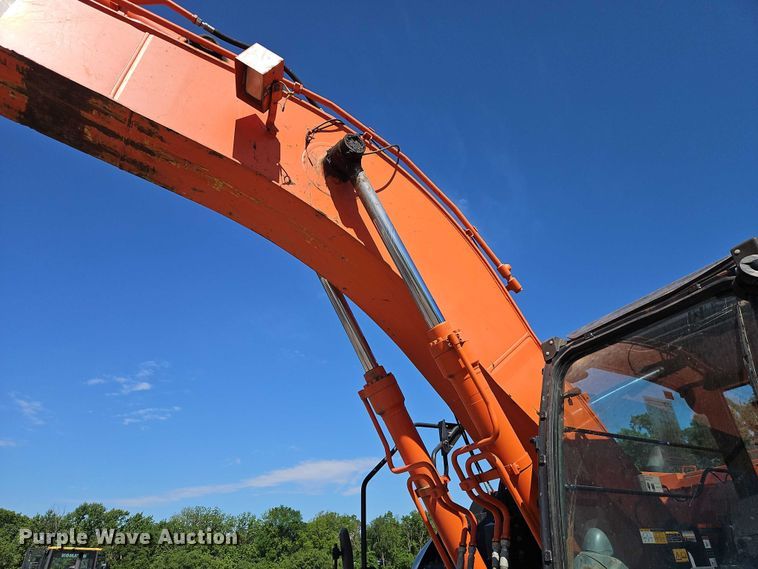 image for item EO7308 Hitachi 245USLC6N Hydraulic Excavators